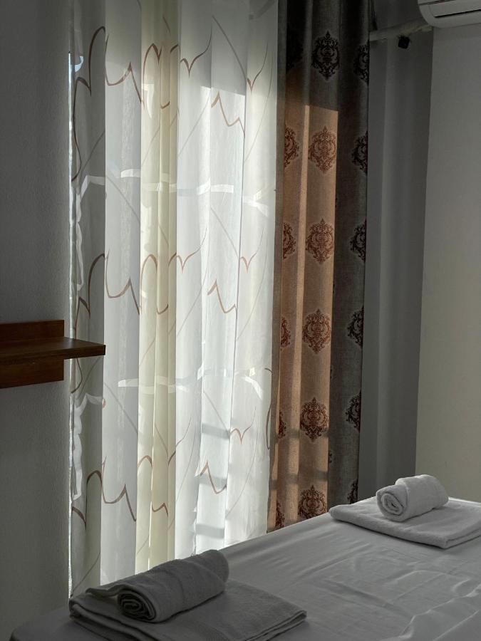 Appartamento Stone City Apartament Gjirokastër Esterno foto