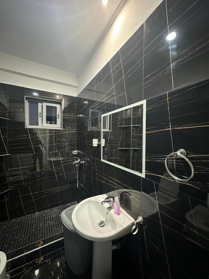 Appartamento Stone City Apartament Gjirokastër Esterno foto