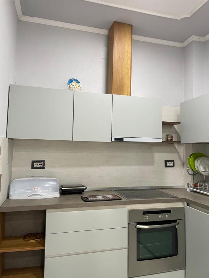 Appartamento Stone City Apartament Gjirokastër Esterno foto
