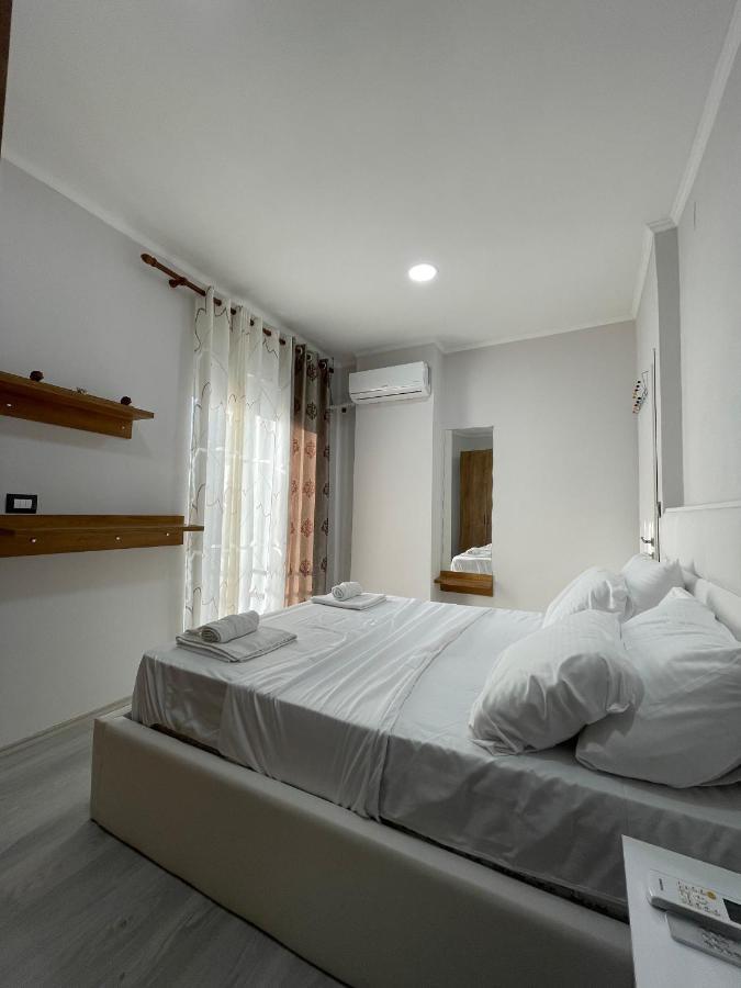 Appartamento Stone City Apartament Gjirokastër Esterno foto