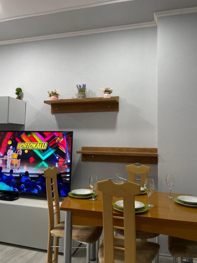 Appartamento Stone City Apartament Gjirokastër Esterno foto